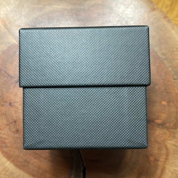 NEW IN BOX COACH 32mm RUBY WATCH WITH SIGNATURE FACE - Picture 12 of 16